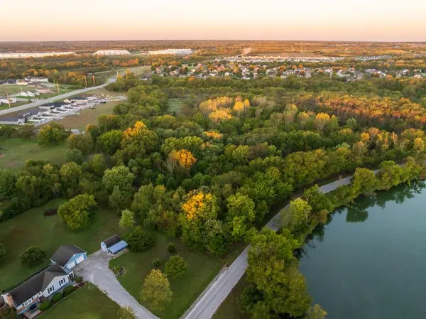 1115 Linda LN, Raymore, MO 64083