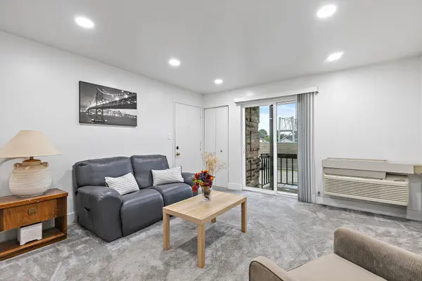2249 Nichols RD #28D, Arlington Heights, IL 60004