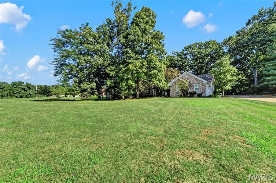 601 Callaway Ridge DR, Defiance, MO 63341