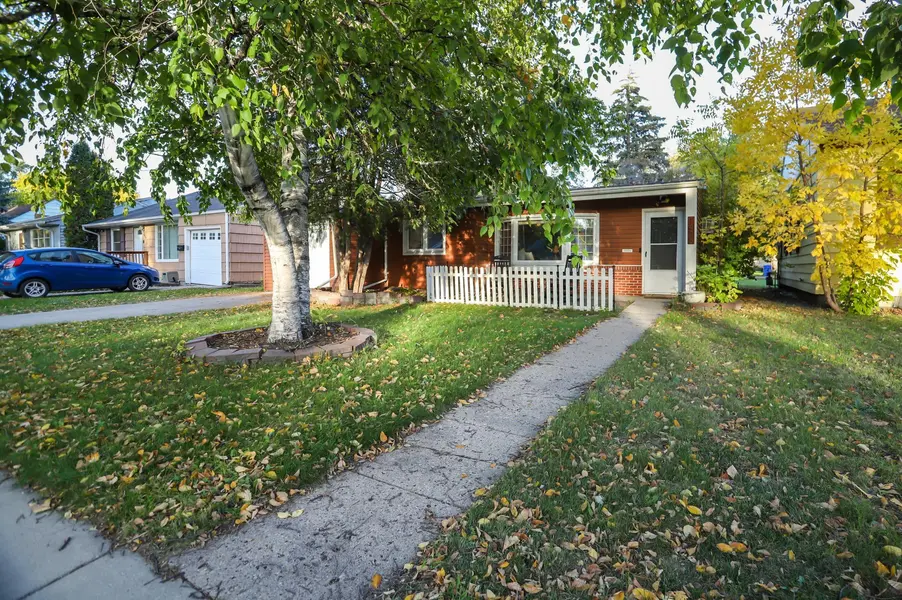 1425 12th ST N, Fargo, ND 58102