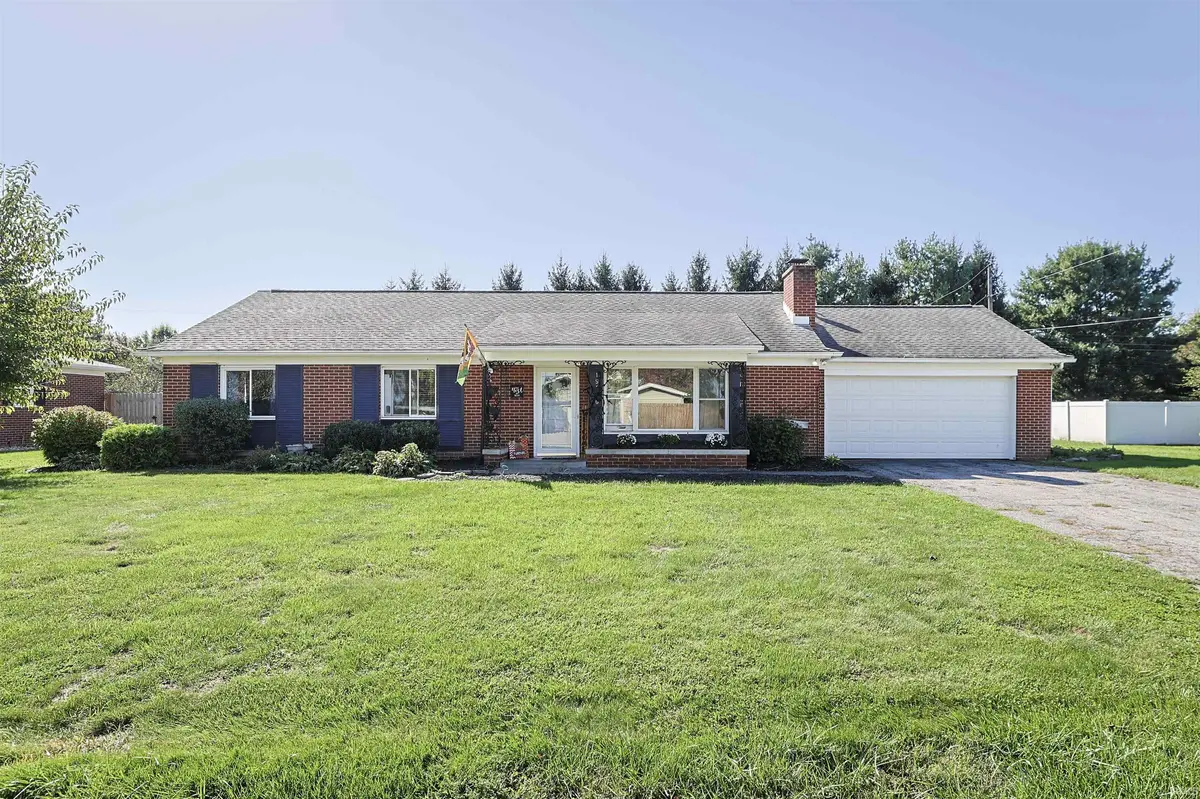 19080 Sundale DR, South Bend, IN 46614-5844