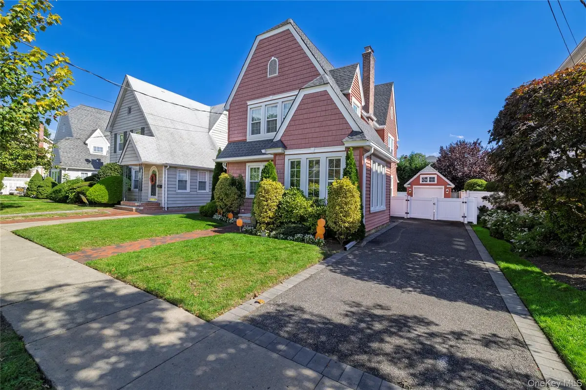 129 Southard AVE, Rockville Centre, NY 11570