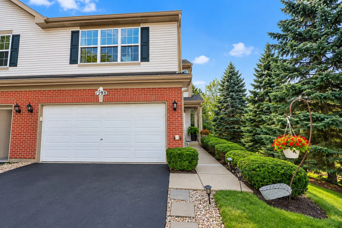 1288 W Black Wolf RD, Round Lake, IL 60073