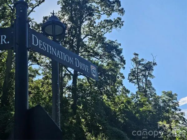 97 Destination DR, Asheville, NC 28806