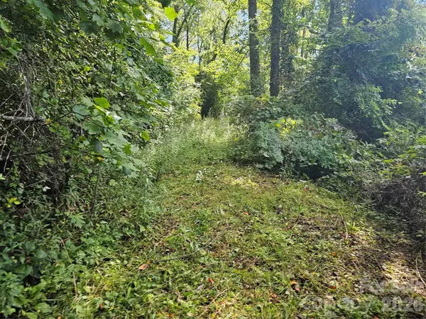 97 Destination DR, Asheville, NC 28806