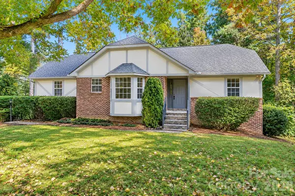 3111 Essex PATH, Hendersonville, NC 28791