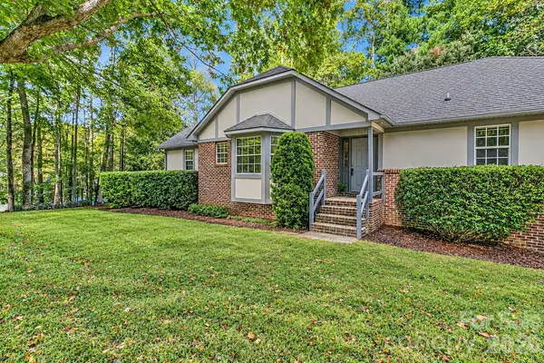 3111 Essex PATH, Hendersonville, NC 28791