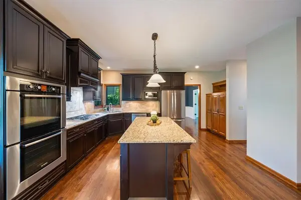 12917 Sherwood ST, Leawood, KS 66209