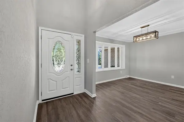 406 SE Richardson PL, Lee's Summit, MO 64063
