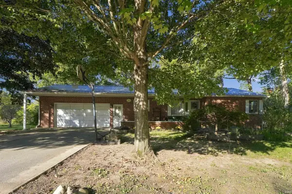 16 S Stickler RD, Columbia City, IN 46725