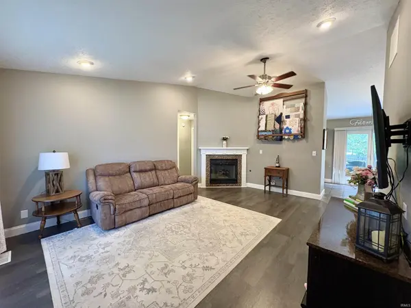 667 Harrison CIR, Dayton, IN 47941