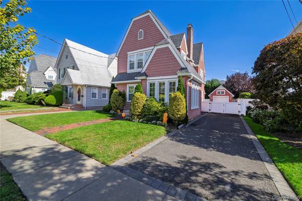 129 Southard AVE, Rockville Centre, NY 11570