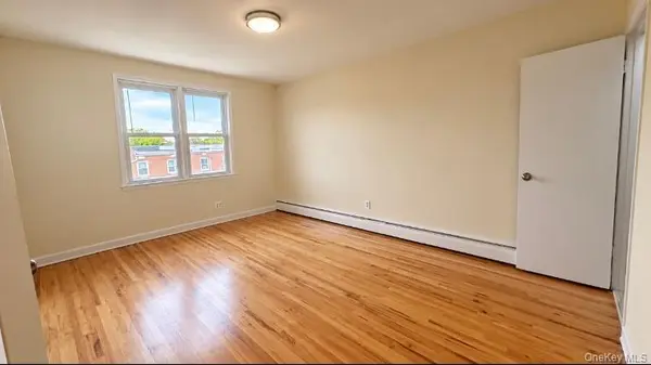 14454 Willets Point BLVD, Whitestone, NY 11357