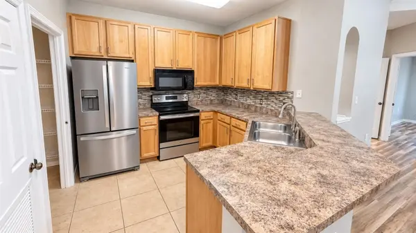 10209 COURTNEY PALMS BLVD #301, Tampa, FL 33619