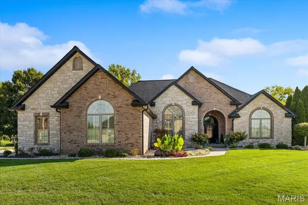 348 Forest Oaks DR, Caseyville, IL 62232