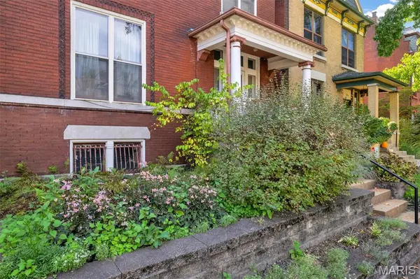 3906 Botanical AVE, St Louis, MO 63110
