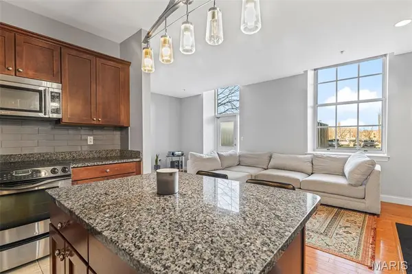 1515 Lafayette Ave #109, St Louis, MO 63104