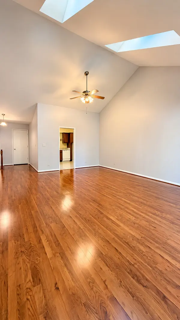 1006 Brentwood CIR, Buffalo Grove, IL 60089