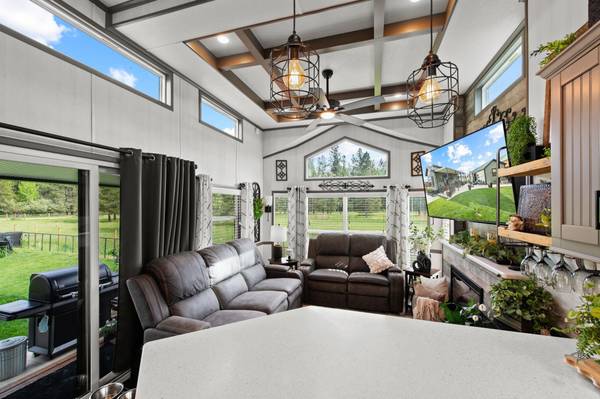 103 Guinevere Dr, Usk, WA 99180