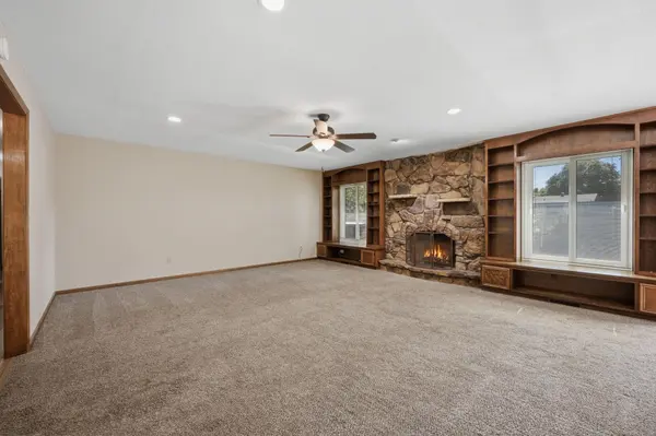 1204 N Armstrong Ct, Derby, KS 67037
