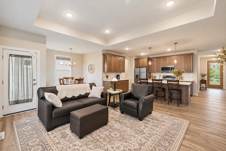 4873 127th CIR NE, Blaine, MN 55449