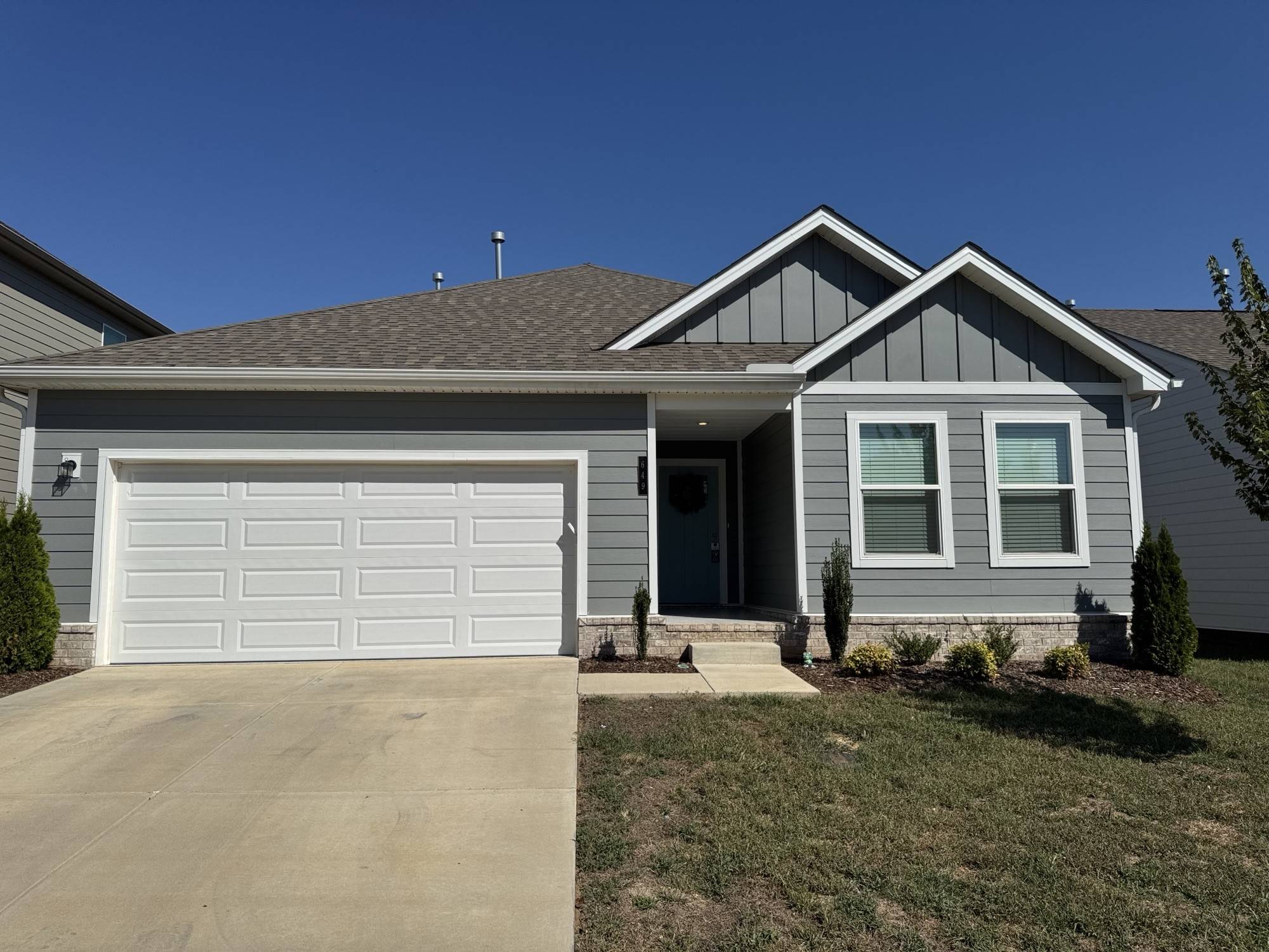 649 Cedar Brook Dr, White House, TN 37188