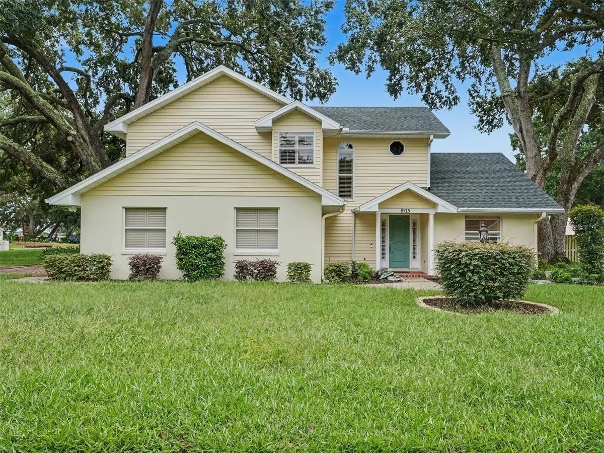 905 WOODROW DR, Auburndale, FL 33823