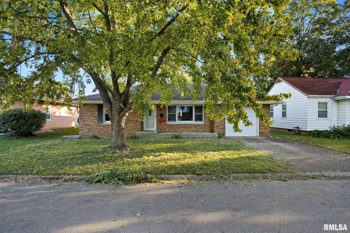 813 E ELM ST, Bloomington, IL 61701