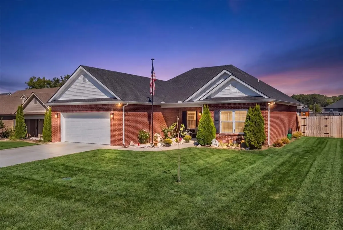 252 Spring Breeze Dr, Tullahoma, TN 37388