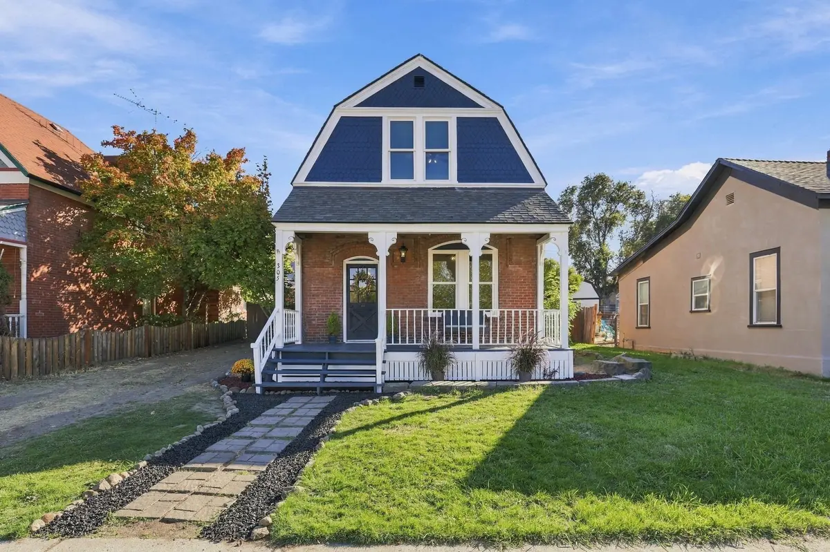 305 W 2nd St, Sprague, WA 99032