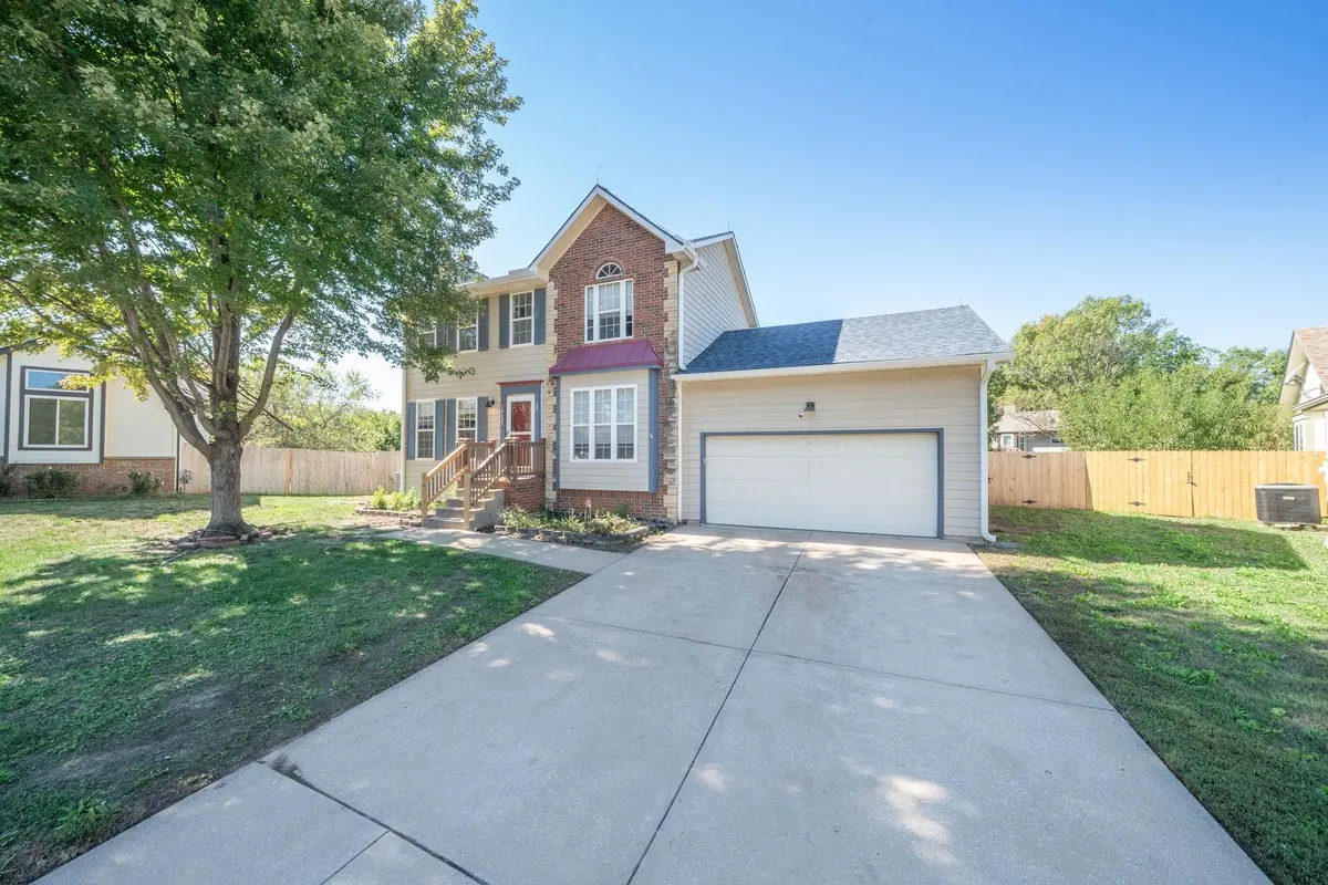 10629 W Harvest Ct, Wichita, KS 67212