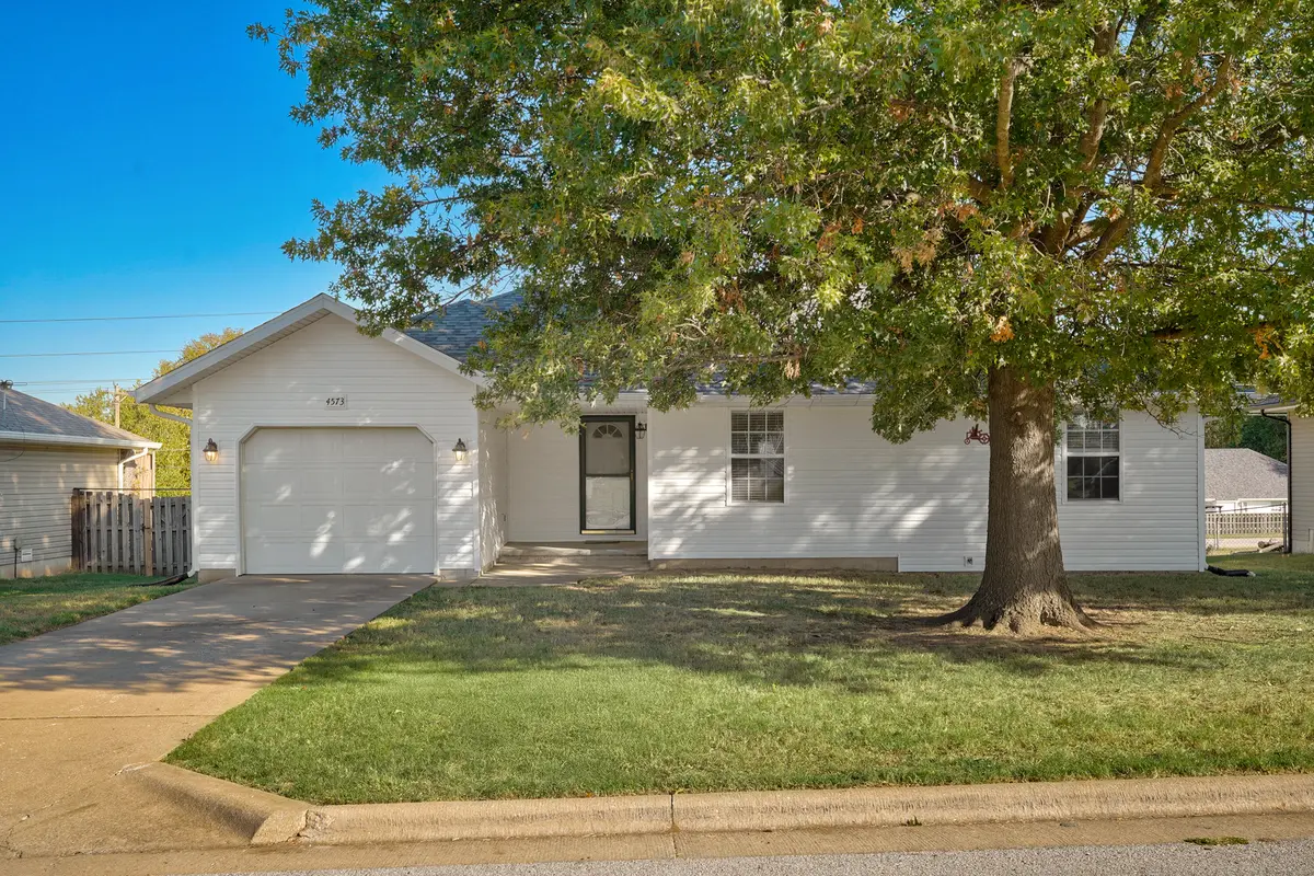 4573 W Portland ST, Springfield, MO 65802