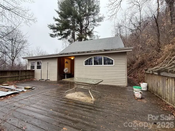 201 Mountain Vista RD, Canton, NC 28716