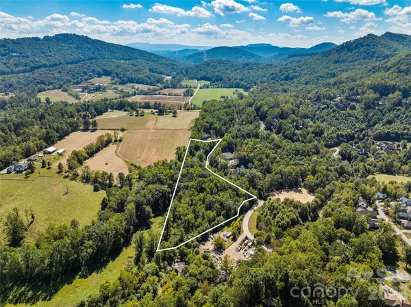 644 Walnut Valley Pkwy, Arden, NC 28704