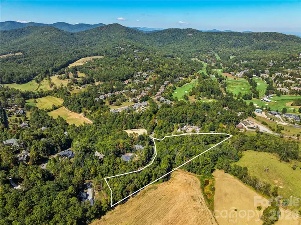 644 Walnut Valley Pkwy, Arden, NC 28704