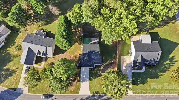 1242 Laurel Woods DR, Gastonia, NC 28052