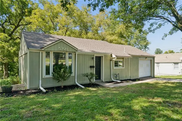 5304 Maywood AVE, Raytown, MO 64133