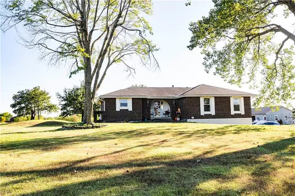 11409 E 261st ST, Peculiar, MO 64078