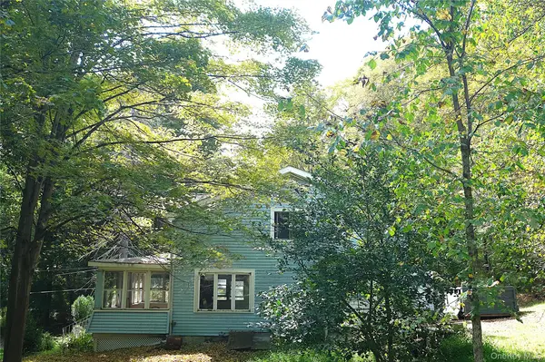 1391 County Route 7, Ancram, NY 12502
