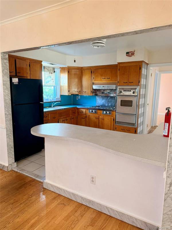 1418 Webster ST, Floral Park, NY 11001