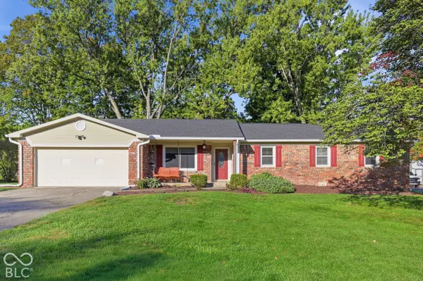 36 Lansdowne LN, Carmel, IN 46033