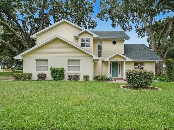 905 WOODROW DR, Auburndale, FL 33823