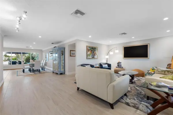 11280 5TH ST E, Treasure Island, FL 33706
