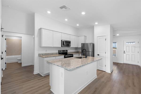 7118 CANOPY LN, Lakeland, FL 33809