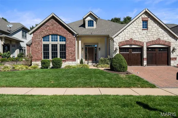278 Meadowbrook Country Club Estate, St Louis, MO 63011