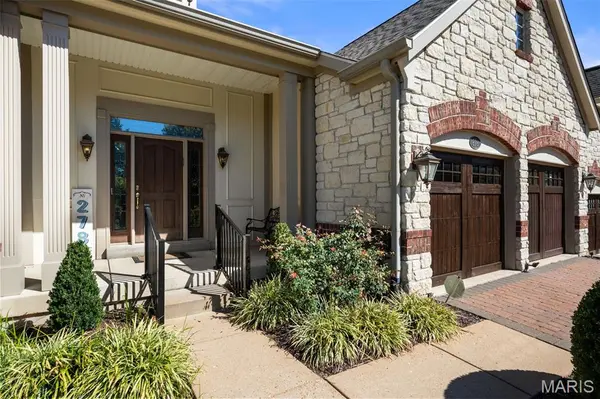 278 Meadowbrook Country Club Estate, St Louis, MO 63011