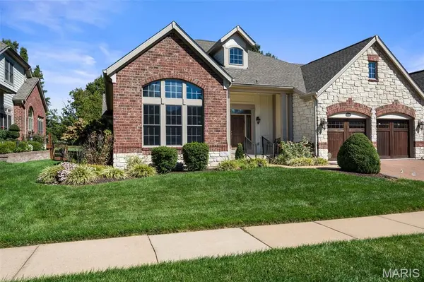 278 Meadowbrook Country Club Estate, St Louis, MO 63011