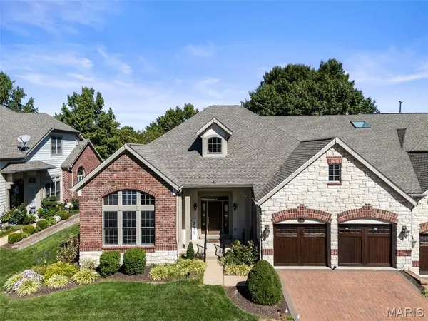 278 Meadowbrook Country Club Estate, St Louis, MO 63011