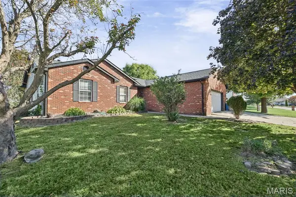 45 Legacy DR, Granite City, IL 62040