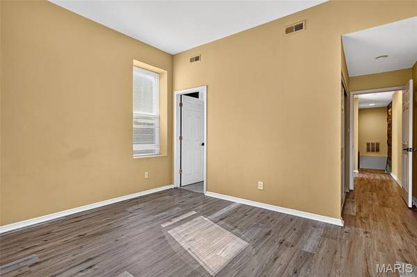 3438 Dunnica AVE, St Louis, MO 63118